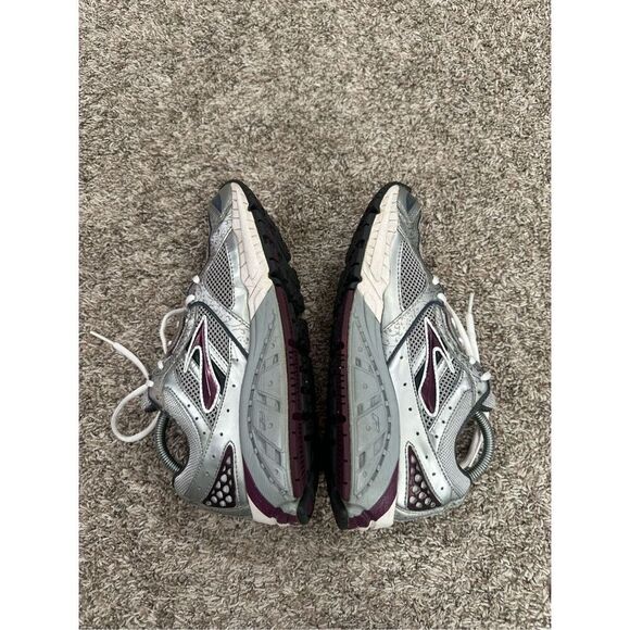 Brooks Women’s 9.5 Addiction 10th Edition Silver Gray Walking Running Shoes - Picture 3 of 9